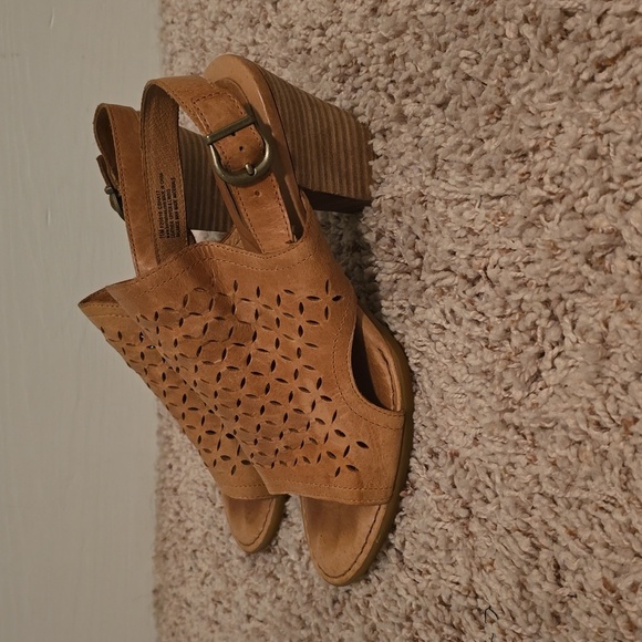Born Leather Peep Toe Women's Tan Heeled Sandals Size 11 (07gw1) - Picture 3 of 10